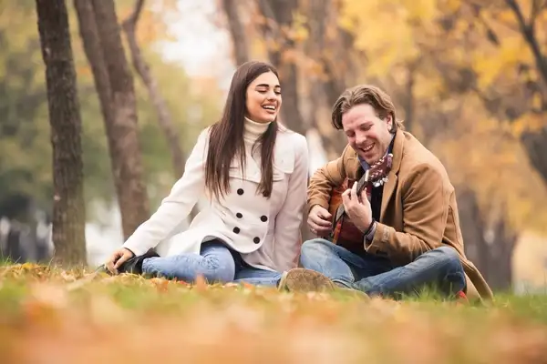 صورة تحتوي على حبيبين جلب الحبيب للجماع