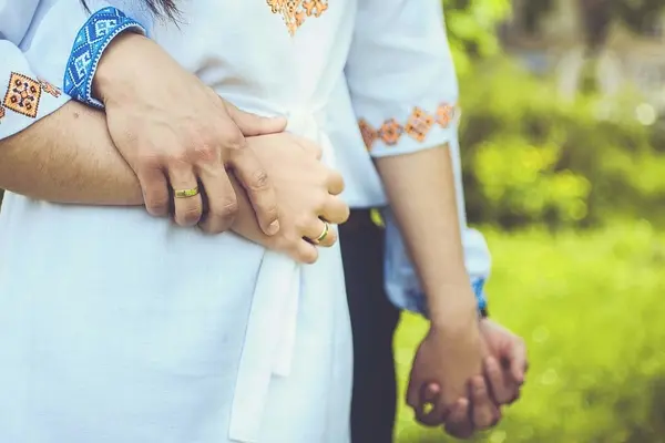 صورة تحتوي على شاب و فتاة 
السحر الأسود اليهودي لجلب الحبيب