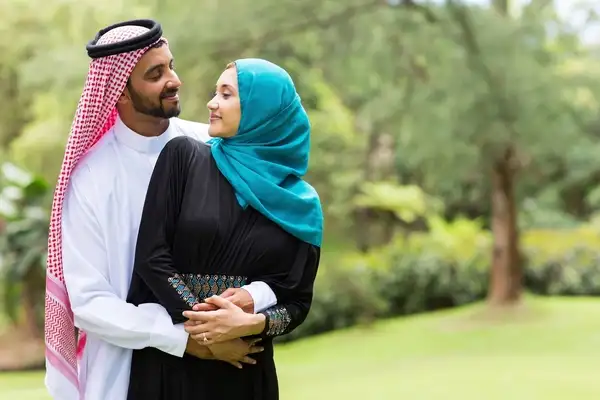 صورة تحتوي على زوجين 
طريقة عمل سحر المحبة بين الزوجين